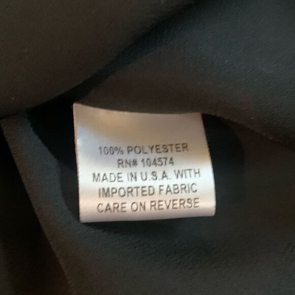 🎄Lisa & Lucy Ruffle Sleeve Cold Shoulder Blouse - Picture 7 of 9